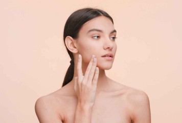 Elmacık Kemiği ve Çene Estetiği