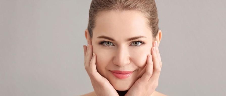 Genç Görünmek İçin Hangi Estetik Operasyonlar Tercih Edilmeli?