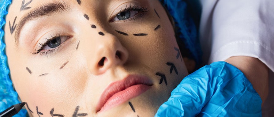 Facelift Surgery Recovery Timeline and Important Aftercare Tips